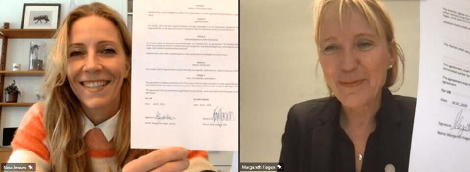 Nina Jensen og Margareth Hagen under signeringen. Screenshot av signering: Foto: UiB/REV Ocean