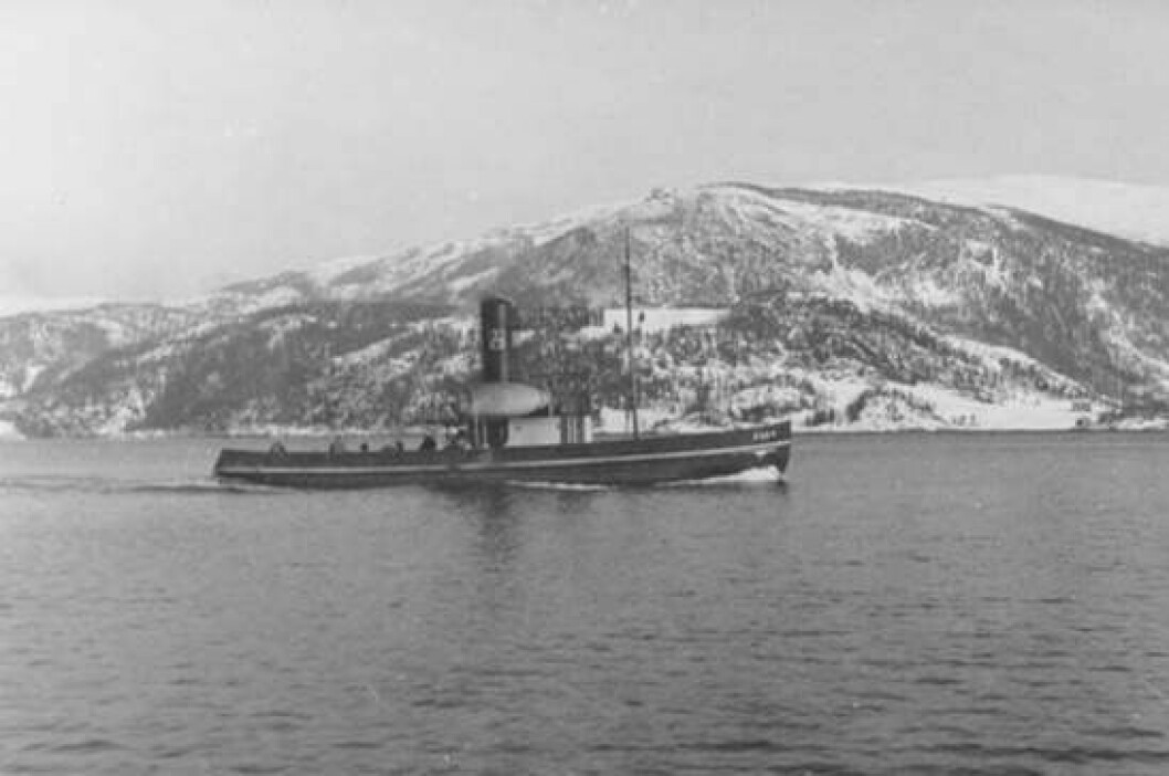 MS «Furu» ved Sandnessjøen i 1942. Foto: Privat