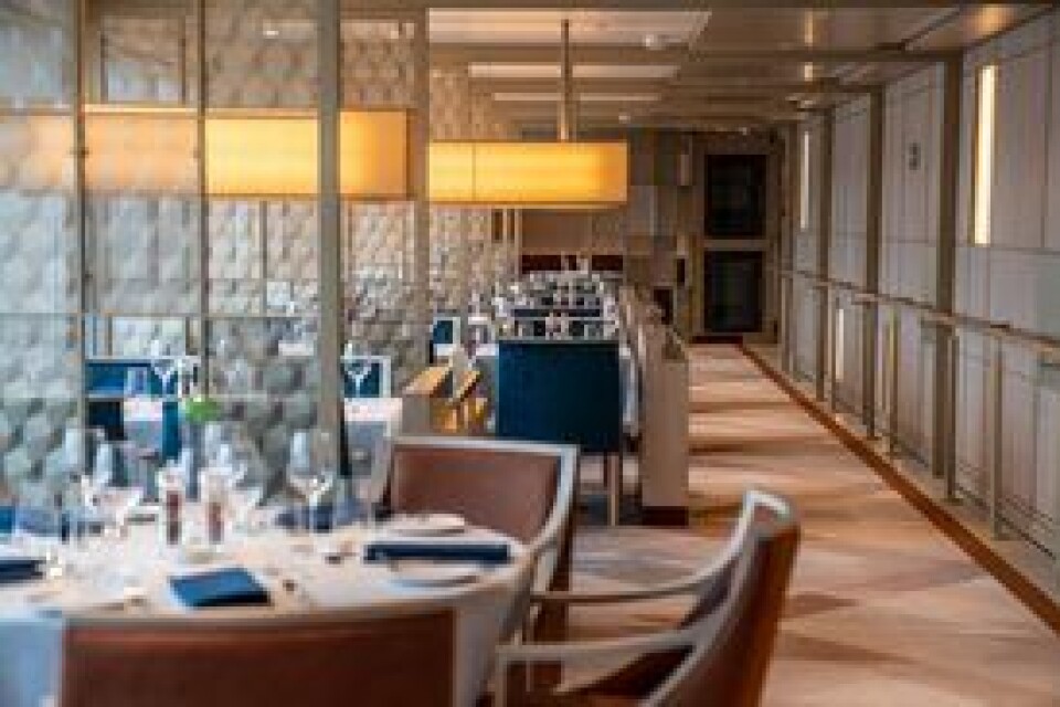 Passasjerene kan spise med god utsikt fra Restaurant 270º. Foto: Oclin