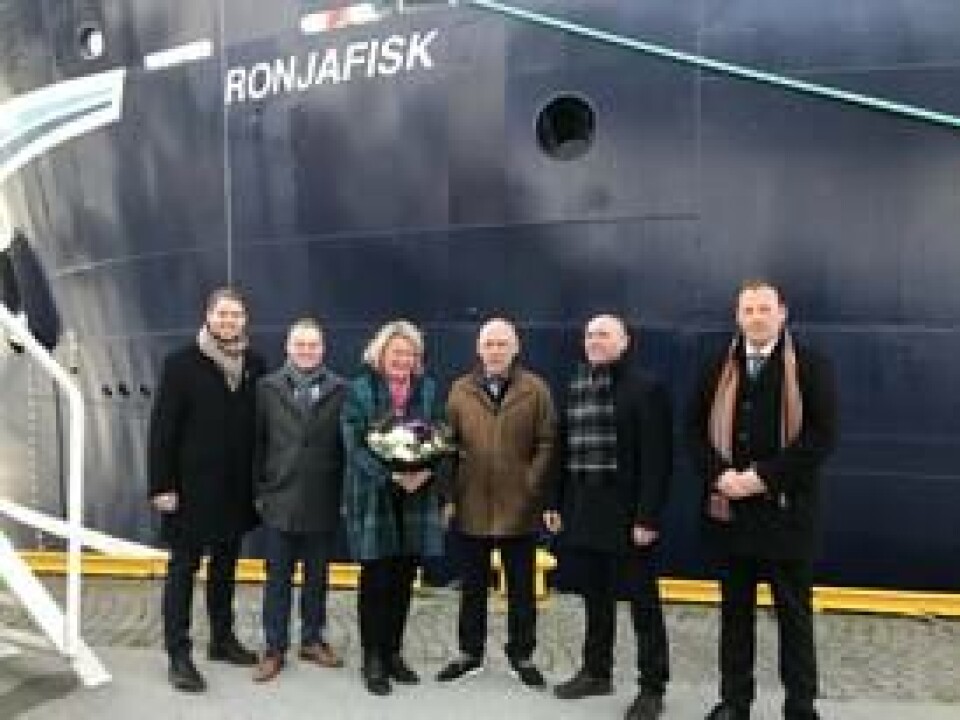 Fra venstre: Robin Halsebakk (Sølvtrans), Kim- Gjøran Paulsen (Skipper), Gudmor Mrs. Su Cox, Halvard Aas (Aas Mek), Roger Halsebakk (Sølvtrans), Bjørn Magne Aas (Aas Mek)