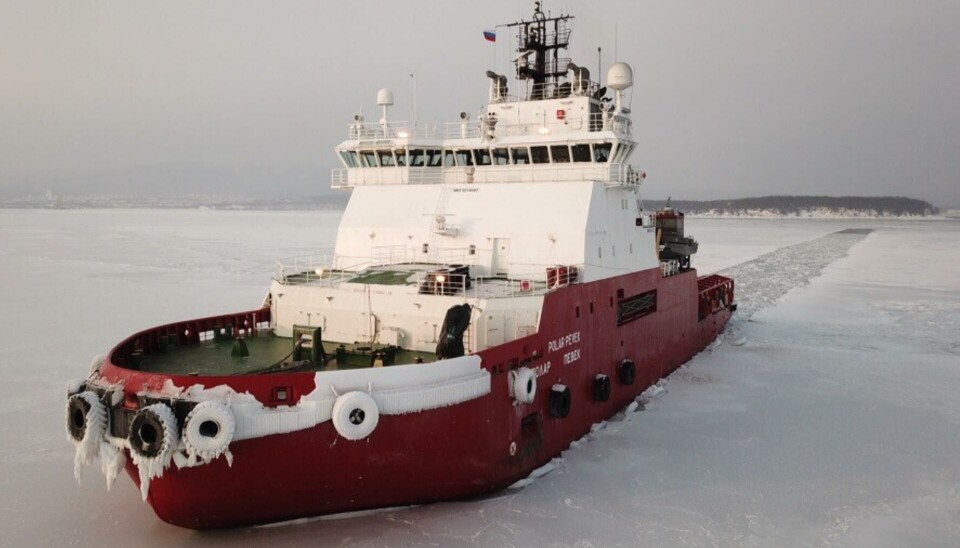 Slepebåten «Polar Pevek» har alt forlatt Russland