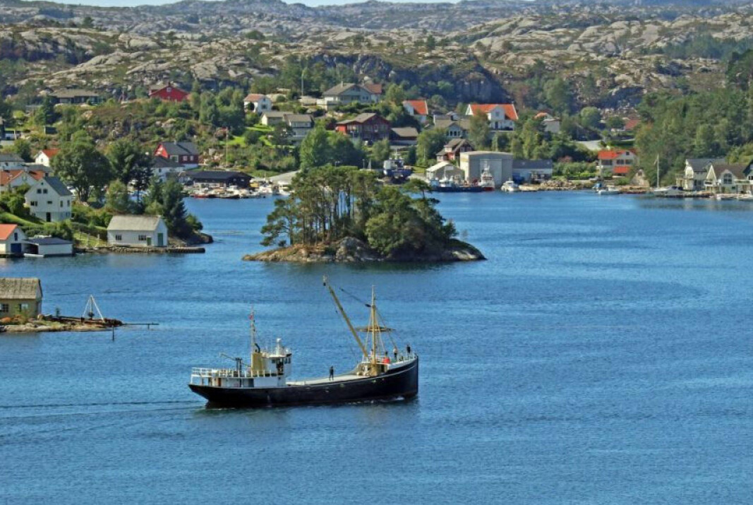 Skipet på veg ut frå Fitjar etter Fitjarfestivalen i 2018.