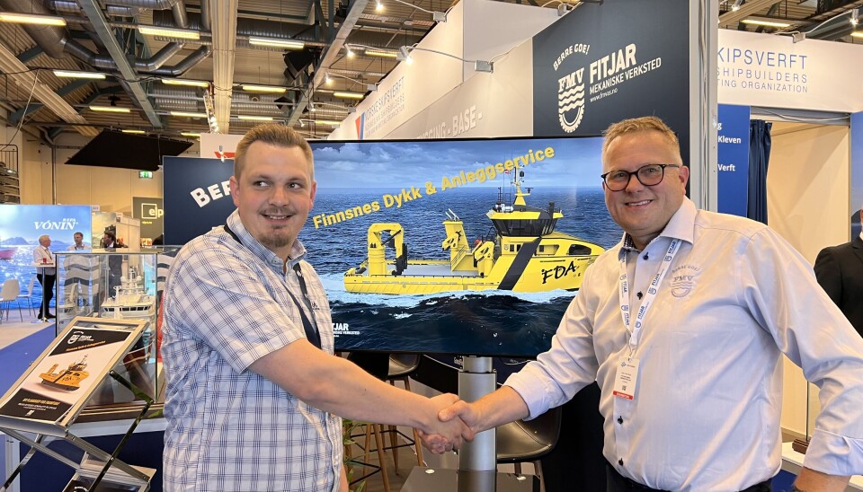 Tommy Grønning, Kaptein og Prosjektleder FDA (t.v) og Kjell Arild Skar, Salgssjef FMV (t.h).