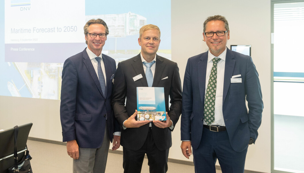 Maritime Forecast to 2050 pressekonferanse i Hamburg, 5. september 2022 (V to H): Knut Ørbeck-Nilssen (CEO Maritime, DNV), Eirik Ovrum (Principal Consultant & Report Author), Remi Eriksen (CEO, DNV)