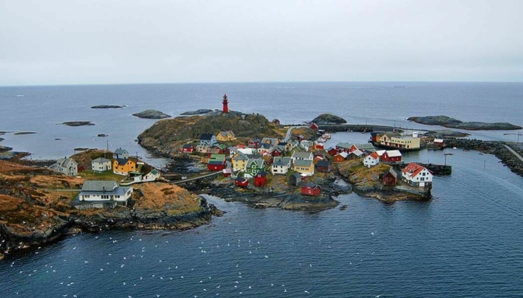 Ona. Øya ligger i havgapet ytterst på Romsdalskysten, og her bor det 16 mennesker hele året.