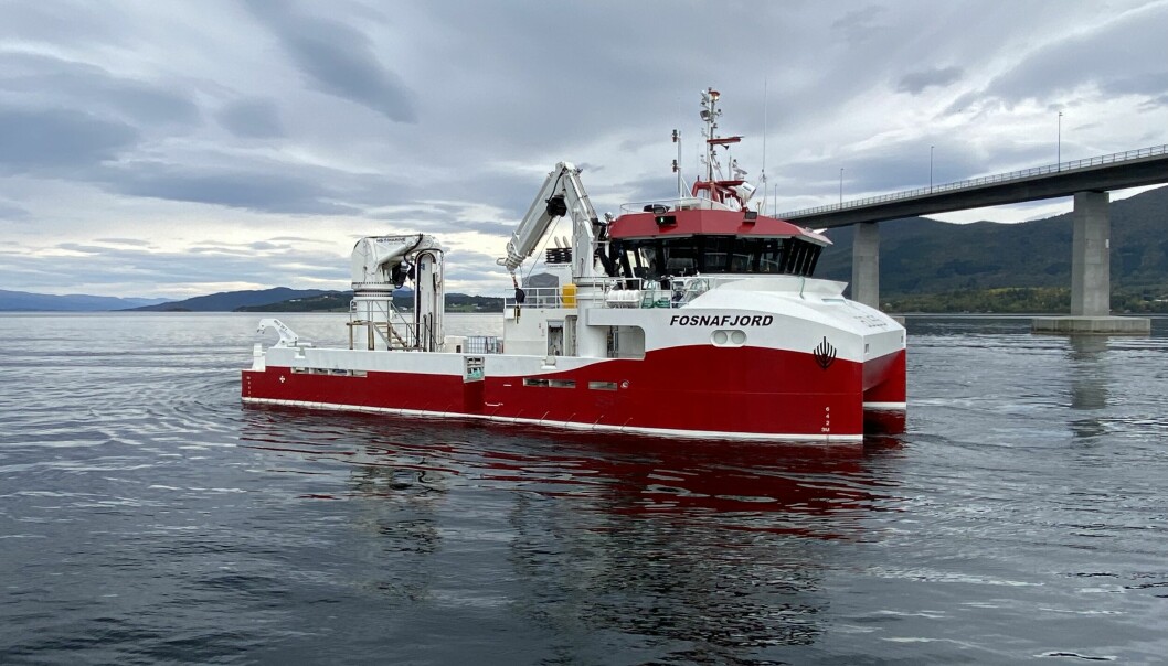 «Fosnafjord» er en CoastCat25EH designet av Tomra Engineering, og har en lengde på 24,8 meter og bredde på 13 meter.