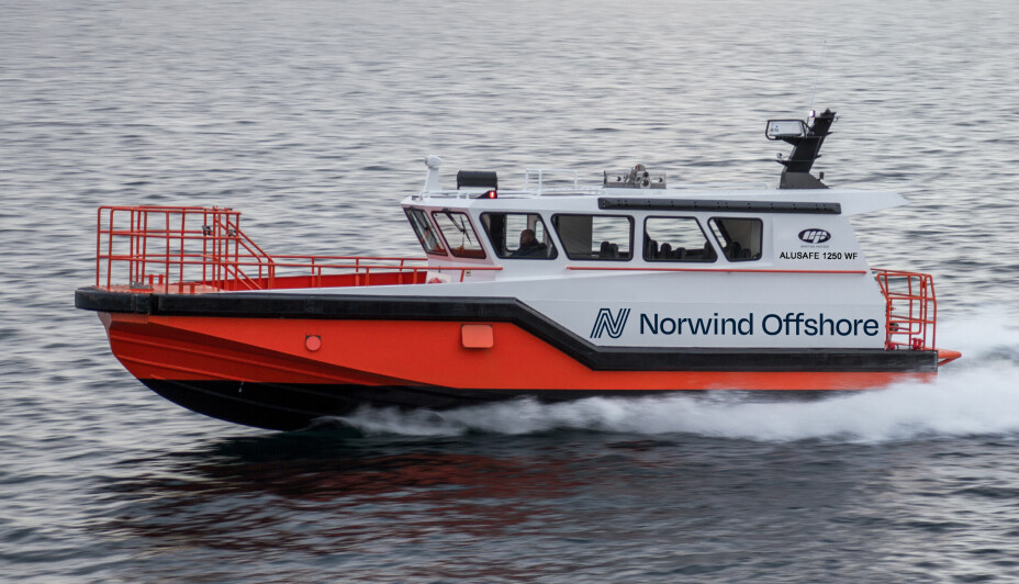 Den nye arbeidsbåten ALUFSAFE 1250 WF er spesialbygget for transport av servicepersonell og gods.
