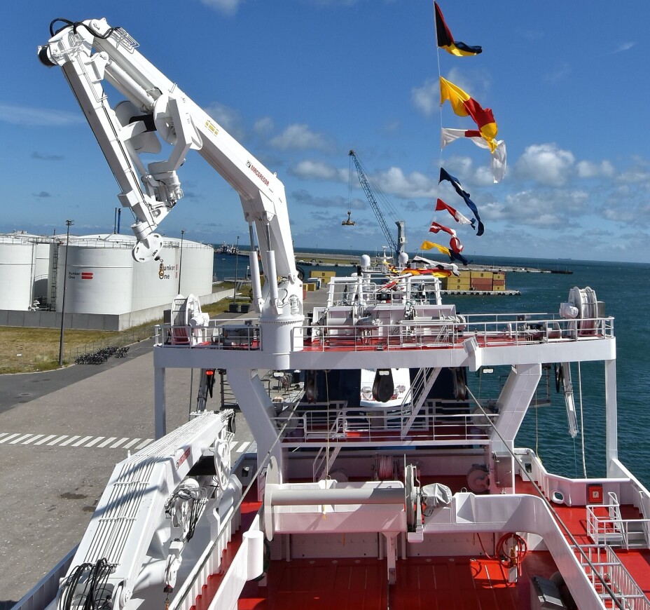 MacGregor Triplex har levert kranen akter