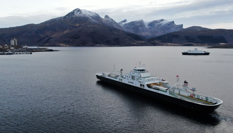 MF «Lote» er ombygd for å gå på elektrisitet over Tysfjorden, mens MF «Sulafjord» (bak) er reservefartøy. MF «Lote» er ombygd for å gå på elektrisitet over Tysfjorden, mens MF «Sulafjord» (bak) er reservefartøy.