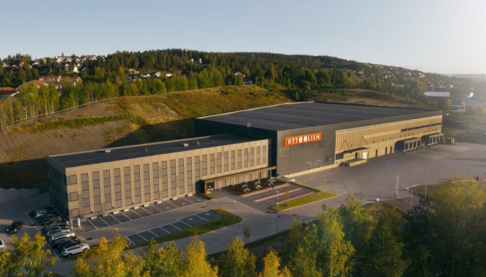 Otto Olsen AS har installert 4000 solcellepaneler på taket på deres anlegg på Skedsmokorset. Otto Olsen AS har installert 4000 solcellepaneler på taket på deres anlegg på Skedsmokorset.