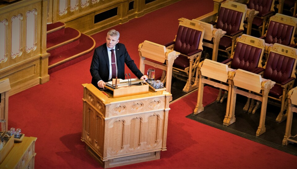 Fiskeri- og havminister Bjørnar Skjæran (AP) har svart stortingsrepresentant Bård Ludvig Thorheim (H)