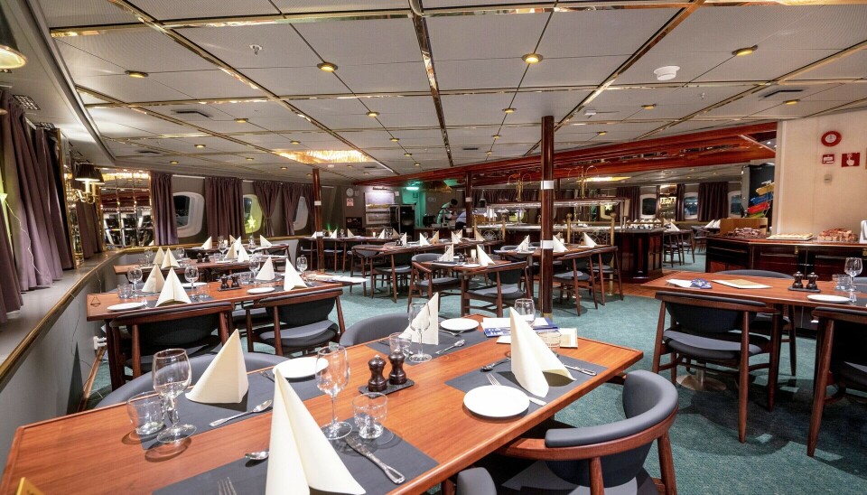 Hurtigruten MS «Vesterålen» - Spisesal, restaurant, Hovedresturant
