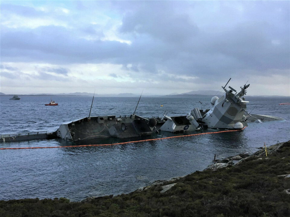 Bildet viser KNM Helge Ingstad etter kollisjonen med et tankskip i november 2018.