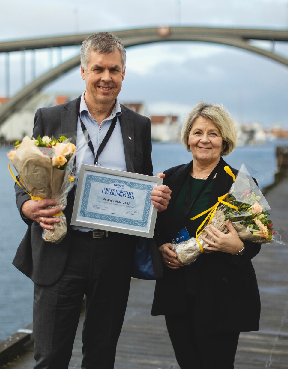 Training Manager i Solstad Offshore, Liv Bente Mevik, HR-direktør i rederiet, Per Stange. Training Manager i Solstad Offshore, Liv Bente Mevik, HR-direktør i rederiet, Per Stange.