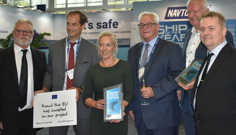 Fra venstre: Gustav Erik Blaalid - Juryleder og sjefredaktør i Skipsrevyen, Gabriel Mialocq - Head of Sector Clean Transport Industry (Aviation and Waterborne) i EU kommisjonen, Marianne Chesak - fylkesordfører i Rogaland, prisutdeler Jon Hansen - Ambassaderåd ved norske ambassaden i Berlin, Edmund Tolo - R&D Manager Fjellstrand Verft og Helge Martin Markussen - Redaktør i Skipsrevyen Fra venstre: Gustav Erik Blaalid - Juryleder og sjefredaktør i Skipsrevyen, Gabriel Mialocq - Head of Sector Clean Transport Industry (Aviation and Waterborne) i EU kommisjonen, Marianne Chesak - fylkesordfører i Rogaland, prisutdeler Jon Hansen - Ambassaderåd ved norske ambassaden i Berlin, Edmund Tolo - R&D Manager Fjellstrand Verft og Helge Martin Markussen - Redaktør i Skipsrevyen