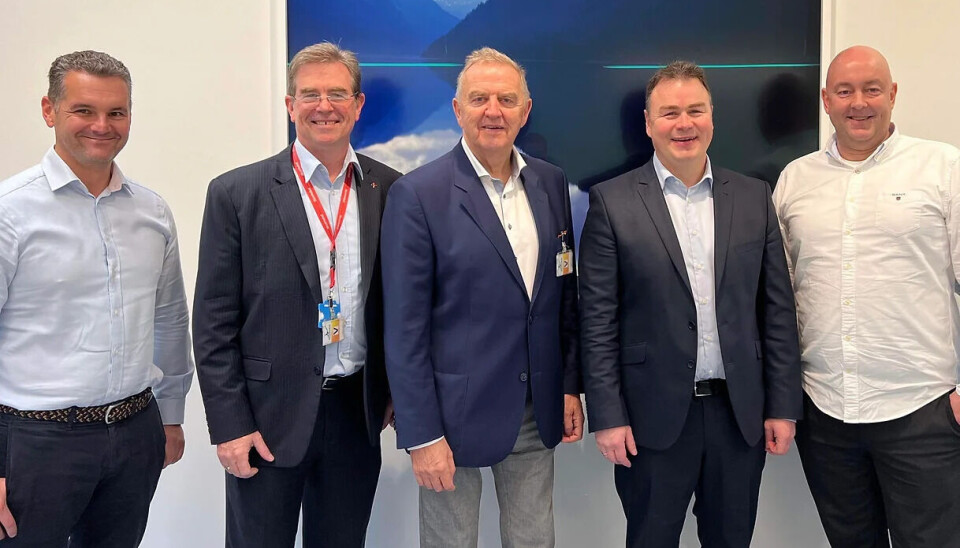 F.v: Sales Cluster Manager, M&PC DACH & Nordics; Brent Tyson, Regional Commercial Director; Jeff James, konsernleder i Teigegruppen; Sigurd Teige, CFO i Teige Gruppen; Terje Mork og Key Account Manager M&PC Nordic; Kai-Thore Bogen. F.v: Sales Cluster Manager, M&PC DACH & Nordics; Brent Tyson, Regional Commercial Director; Jeff James, konsernleder i Teigegruppen; Sigurd Teige, CFO i Teige Gruppen; Terje Mork og Key Account Manager M&PC Nordic; Kai-Thore Bogen.