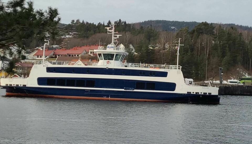 Halvannet år etter at MF «Svelvik» ble levert fra Sefine Shipyard kan hun fortsatt ikke seile elektrisk.