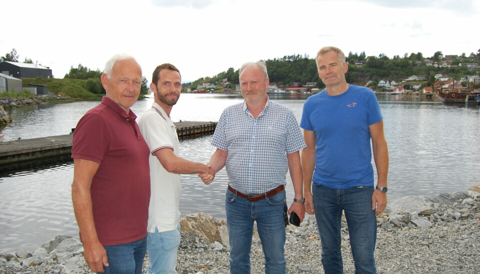 Fra venstre: Knut Johannes Helvik, styreleder i Kvinnherad Elektro AS, Kjetil Helvik, daglig leder i Kvinnherad Elektro AS, Trygve Kjerpeseth, daglig leder i BKS Holding AS og Tore Thorkildsen, salgssjef i BKS Holding AS.