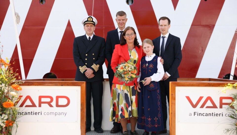 Fra venstre: Kaptein på «Norwind Gale» Tommy Øvstegård, Svein Leon Aure – konsernsjef for Norwind Offshore, gudmor Gitte Bengtsson, blomsterpike Linnea Wist Standall og verftsdirektør ved Vard Brattvaag og Vard Søviknes, Arnt Inge Gjerde.