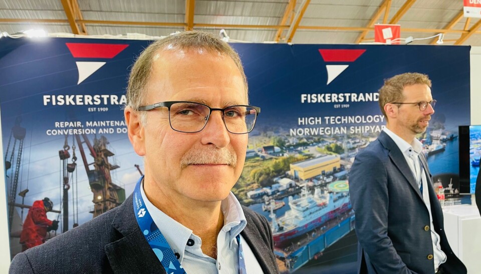 TREFFER KUNDER: – Det er flott med en messe som BlueFish Expo her i Ålesund, sier salgssjef Per-Asle Fiskerstrand hos Fiskerstrand Verft AS.