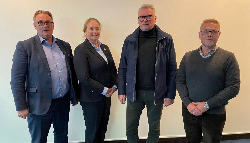 Fra venstre: Hans Sande (Adm. dir. ,Norsk Sjøoffisersforbund), Hege-Merethe Bengtsson (Adm. dir., Det norske maskinistforbund), Jan-Erik Lundby (Tariffansvarlig, Sjømannsforbundet), Tor Arne Borge (Adm. dir. Kystrederiene). Fra venstre: Hans Sande (Adm. dir. ,Norsk Sjøoffisersforbund), Hege-Merethe Bengtsson (Adm. dir., Det norske maskinistforbund), Jan-Erik Lundby (Tariffansvarlig, Sjømannsforbundet), Tor Arne Borge (Adm. dir. Kystrederiene).