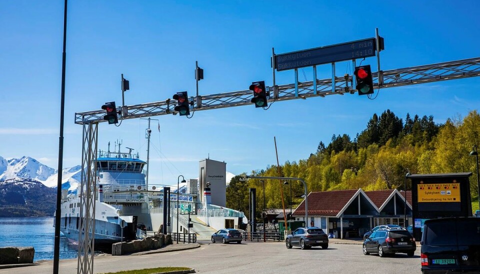 Tilsynelatande ei normal ferjekai, men Magerholm ferjekai er proppfull av små sensorar som måler slitasjen på kaia på grunn av ferjeanløp, ver og vind. Tilsynelatande ei normal ferjekai, men Magerholm ferjekai er proppfull av små sensorar som måler slitasjen på kaia på grunn av ferjeanløp, ver og vind.
