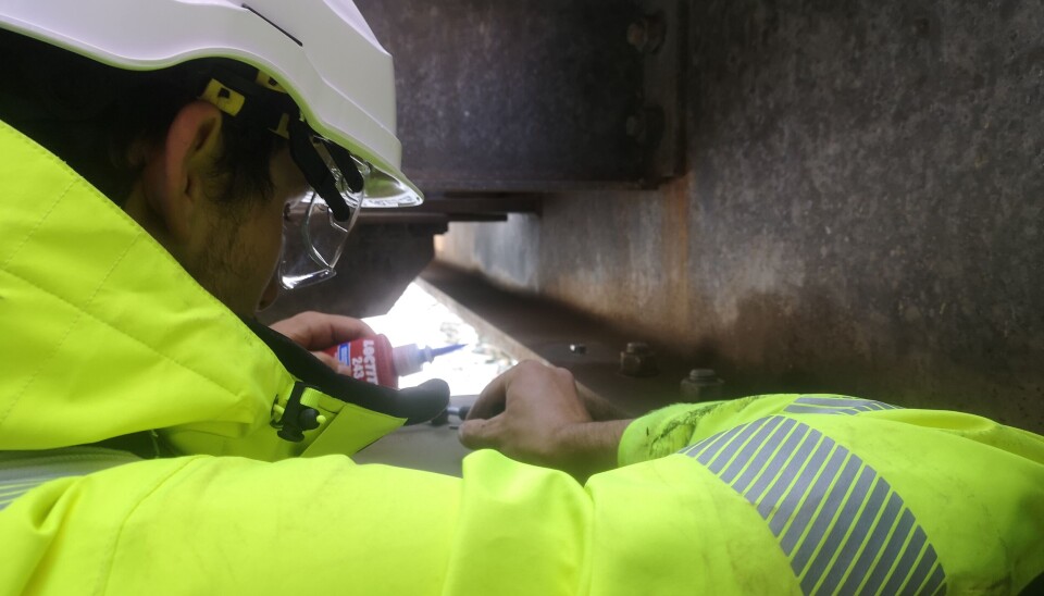 Frå installasjon av sensorar på kaikonstruksjon. Frå installasjon av sensorar på kaikonstruksjon.