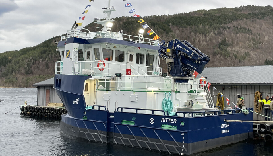 Den nye hybride foringsbåten til Alsaker Fjordbruk, MS «Ritter», er levert fra Heim Maritime.