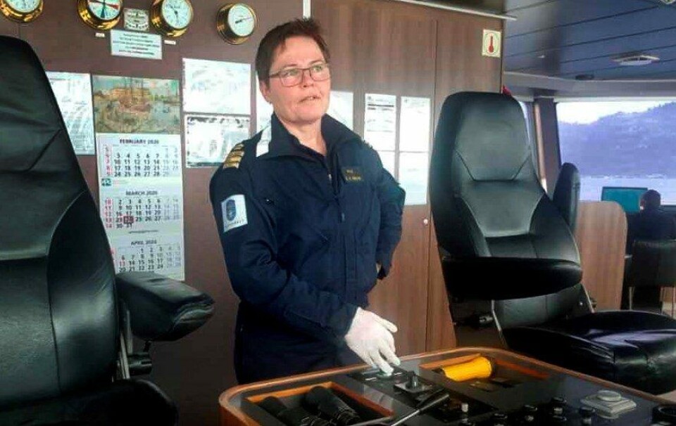Solgunn Homme Breivik opplever korona-situasjonen på nært hold gjennom jobben som los. Foto: Kystverket