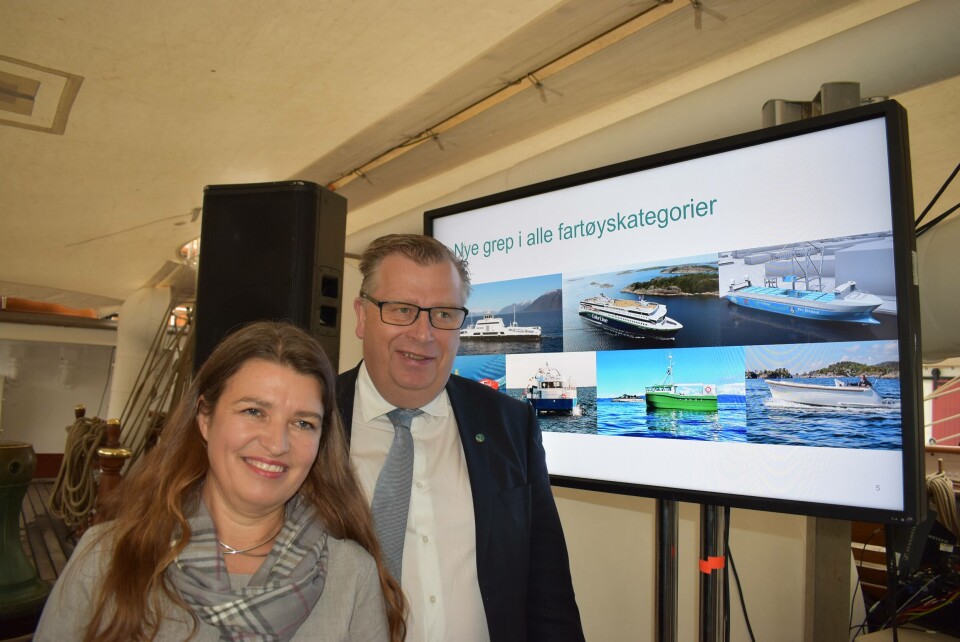Statsekretær i Klima- og miljødepartementet Atle Hamar (V) og stortingsrepresentant Liv Kari Eskeland (H) la frem regjeringens handlingsplan i Bergen torsdag. Foto: Gustav Erik Blaalid