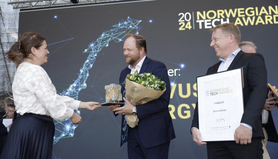 Thor Humerfelt og Kjetil Dent Tranberg tok i mot prisen på vegne av Corvus Energy.
