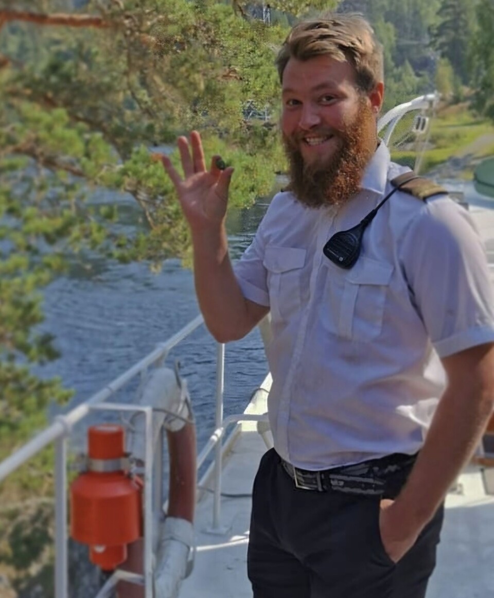 Trygve Mathias Walterfang på sommerjobb om bord på «Henrik Ibsen» i Telemarkskanalen.
