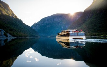 Søsterskipet "Vision of The Fjords" stod ferdig i 2016.Foto: Sverre Hjørnevik