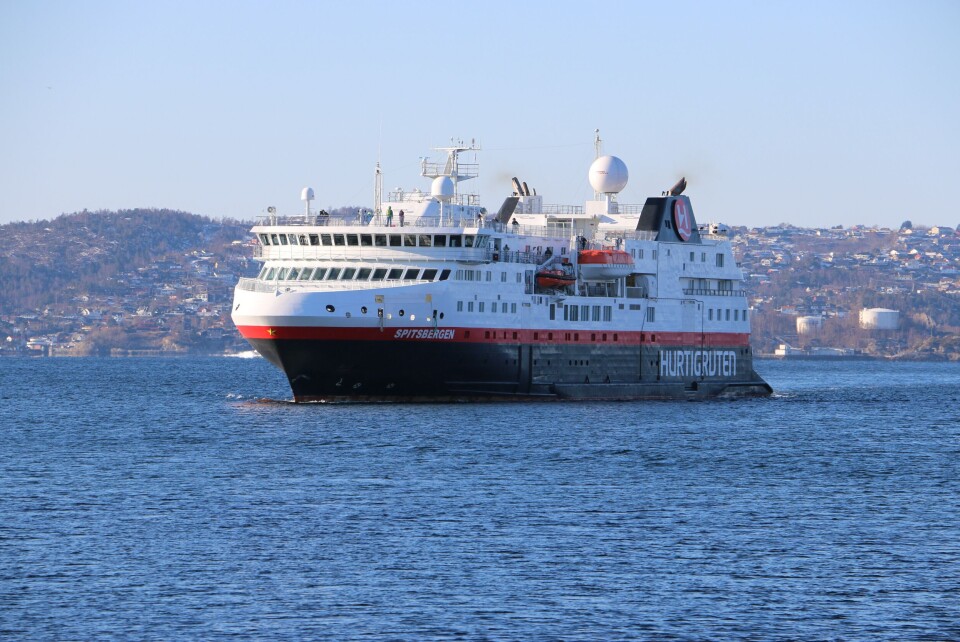 MS Spitsbergen på vei inn til Bergen denne uken