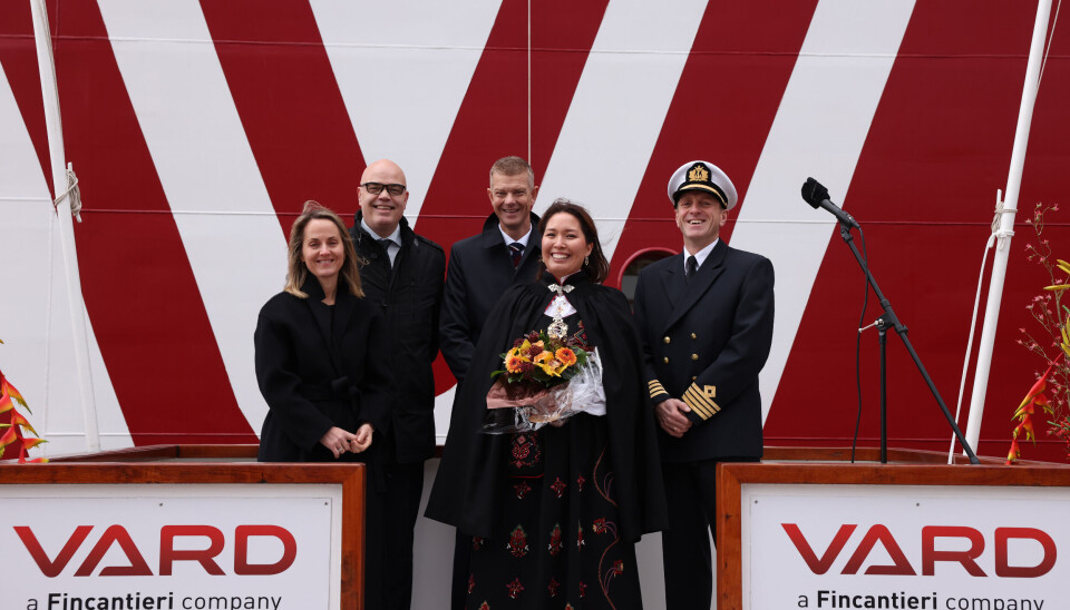Fra venstre: CEO i Vard Group Cathrine Kristiseter Marti, verftsdirektør ved Vard Brattvaag Frode Klokk, CEO i Norwind Offshore, Svein Leon Aure, gudmor Esther Volstad og kaptein Tommy Øvstegård