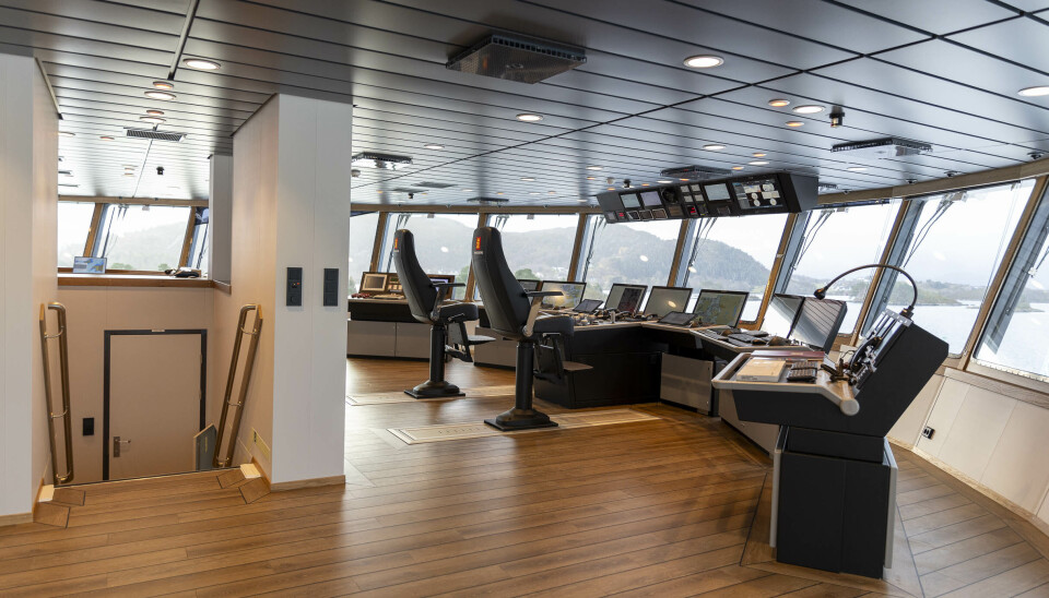 Fine arbeidsforhold på broen.