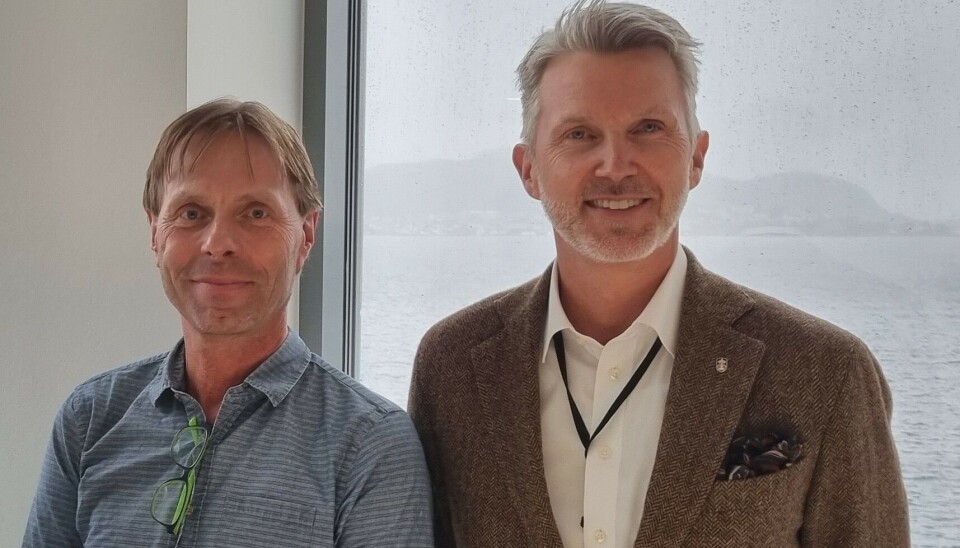 Prosjektsjef for Stad skipstunnel i Kystverket, Harald Inge Johnsen (til venstre) og kystdirektør Einar Vik Arset.