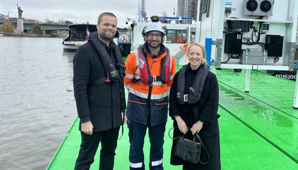 Fra venstre: Håvard Tvedte, Mathieu Longeville og Ada Jakobsen på Frankrikes første hydrogenfartøy (og Europas fjerde)