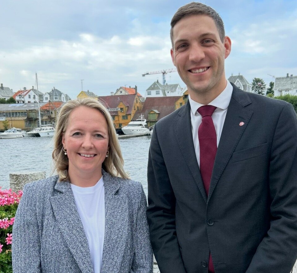 Adm. direktør Ada Jakobsen i Maritime CleanTech og klima- og miljøminister Andreas Bjelland Eriksen (A).