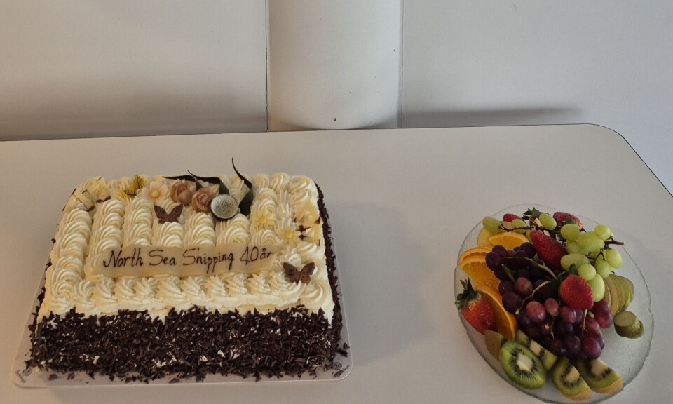 Med god lunsj og kaker feiret ansatte i North Sea Shipping 40 år som familierederi.