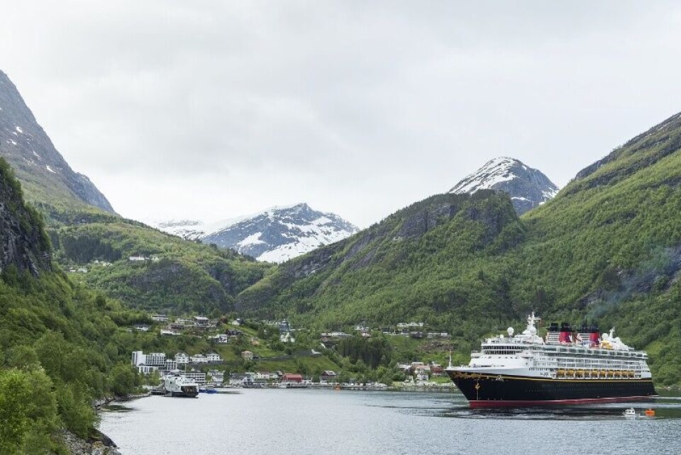 'Disney Magic' i Geiranger. IllustrasjonsFoto Matt Stroshane