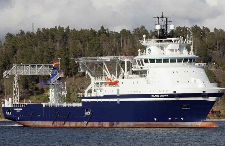 “Island Crown” delivered to owner with UPTIME AMC gangway