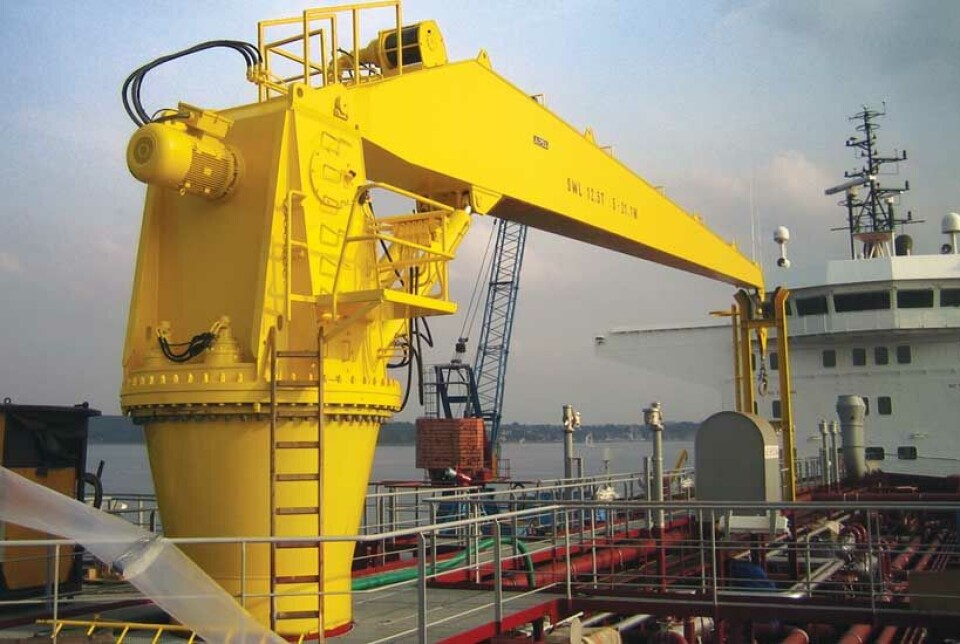 Stor hose handling crane fra Acta.