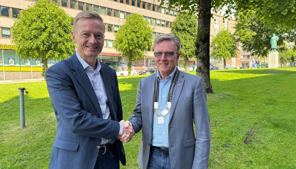 Helge Orten (t.v) tar over som ny styreleder i Kystrederiene.