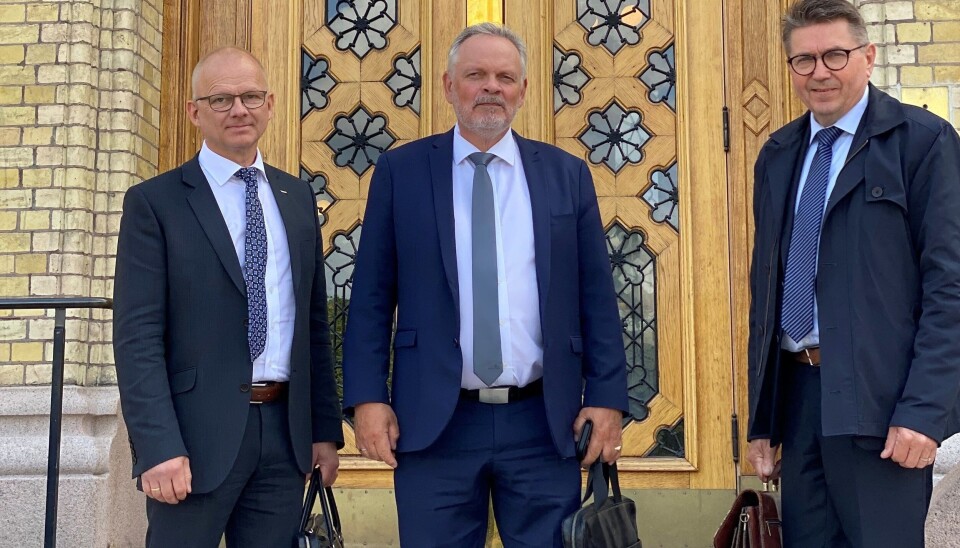 Roar Gjerde, Ståle Pedersen og Kristian Sætre fra Vard, på vei inn i møte på Stortinget hos Senterpartiets Geir-Inge Lien og Bengt Fasteraune.