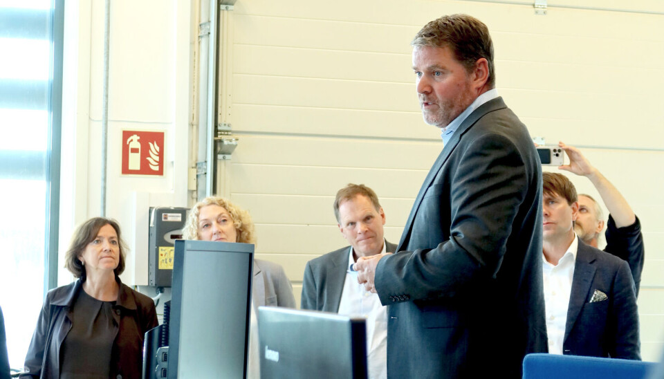 Administrerende direktør i SEAM, Gunvald Mortvedt, viste delegasjonen rundt.