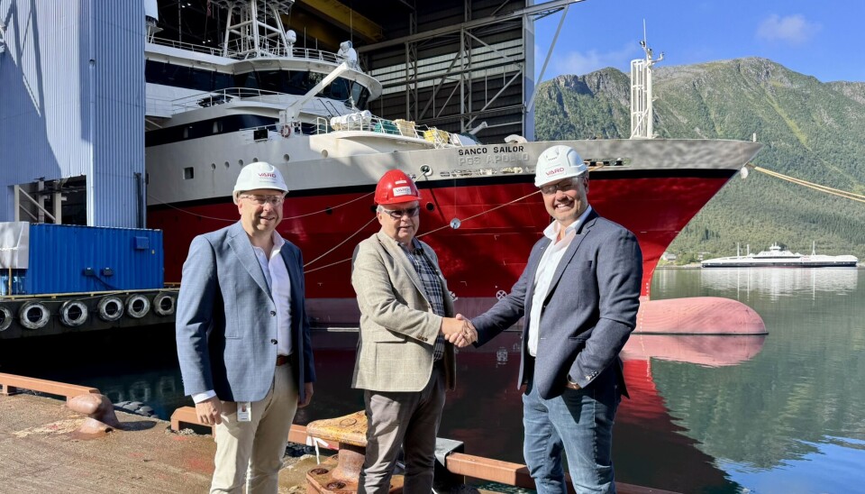 Fra venstre: Odd Henrik Iversen, verftsdirektør på Vard Langsten, Ivar Slettevoll, Executive Chairman Sanco Group AS og Wilhelm Eggesbø, SVP Aftersales i VARD.