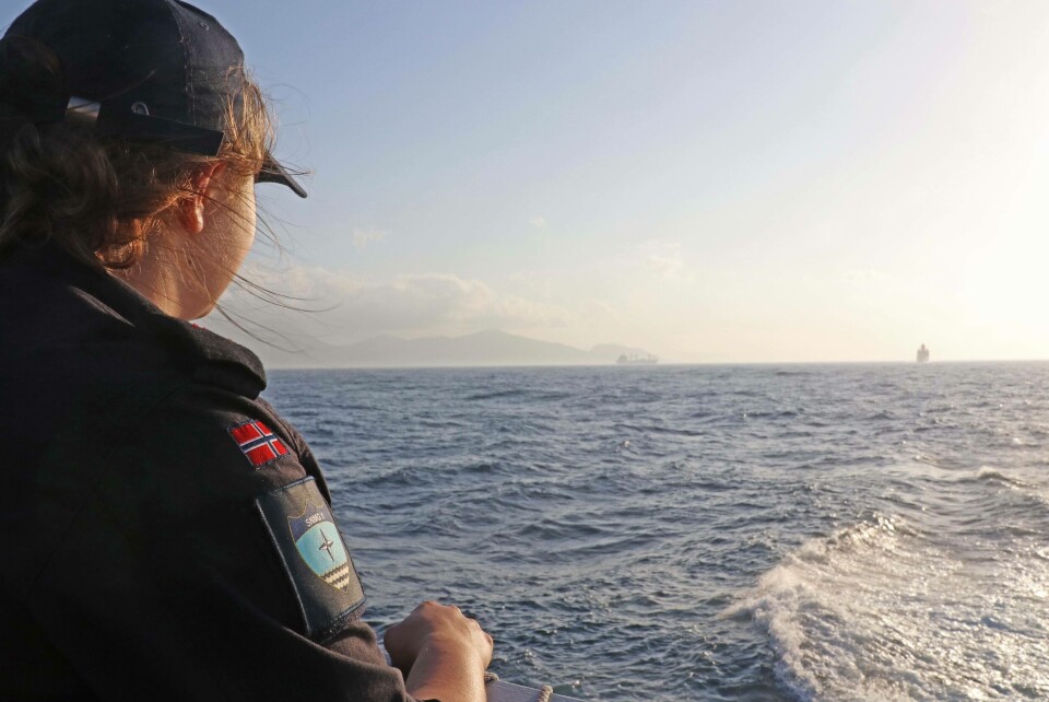 Bilder er tatt fra Flaggskipet KNM Otto Sverdrup, og viser fartøyene i SNMG1 som passerer Gibraltar-stredet. Pressefoto