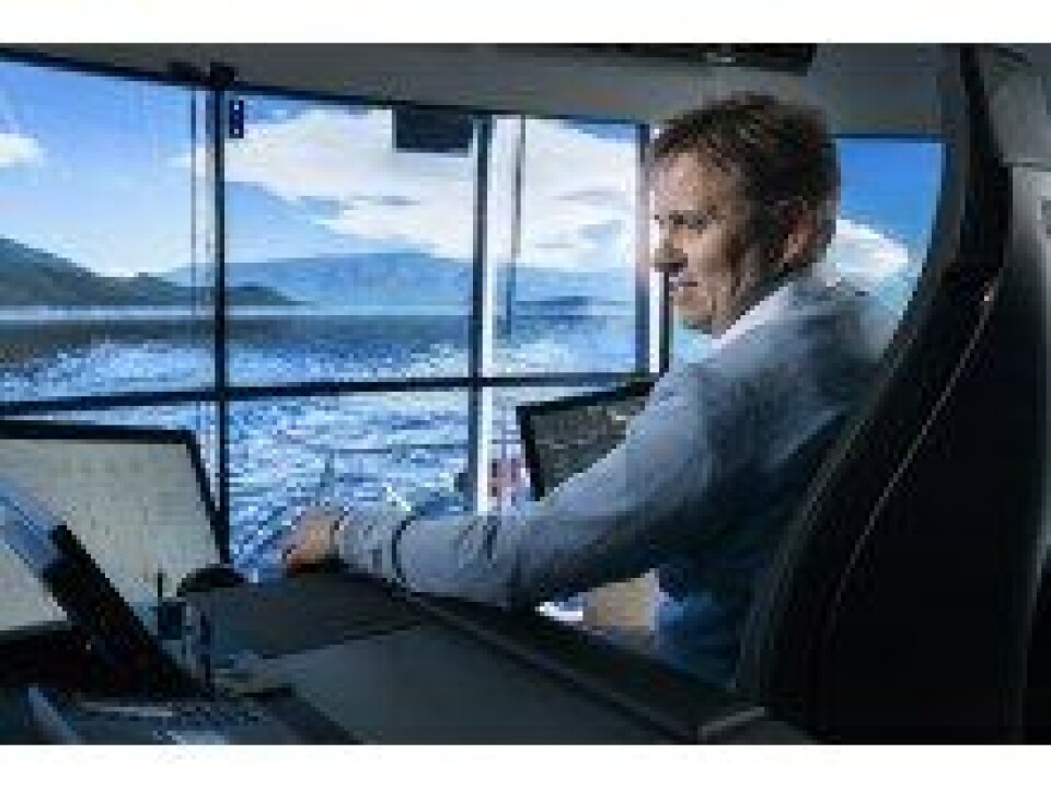 Jann Peter Strand fotografert i simulatoren som brukes for testing av autonome løsninger i Ålesund - Virtual Ship Intelligence Lab. Foto: Tony Hall/Rolls-Royce