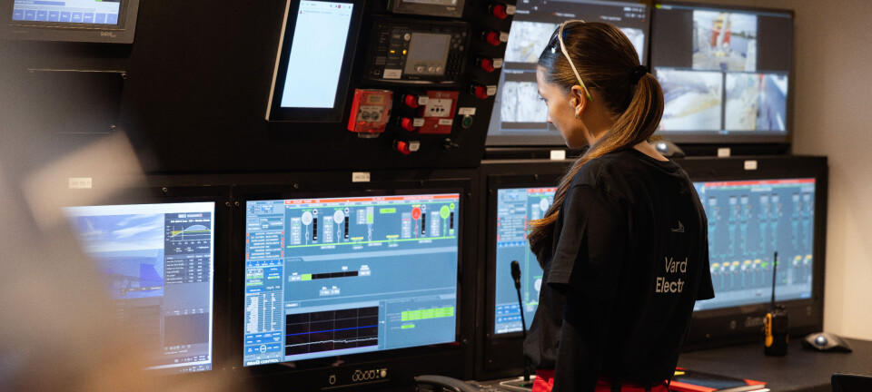 Signerer kontrakt med Lloyd Werft på ombyggingsprosjekt